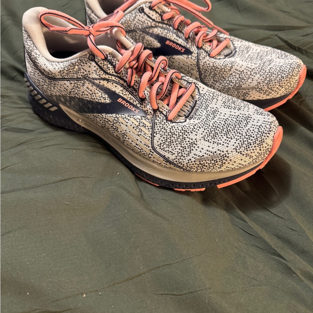 Gently Used Brooks Women's Athletic Shoes - Size 9 Navy and Pinky Coral
